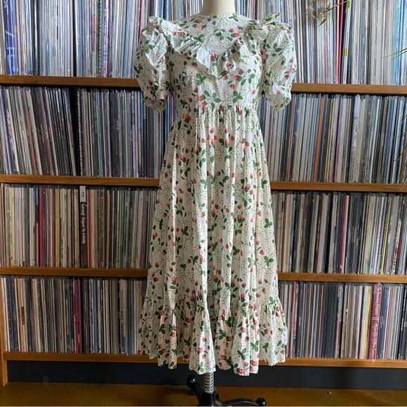 EUC BATSHEVA x LAURA ASHLEY Strawberry Fields Dress size 4US - Picture 1 of 7